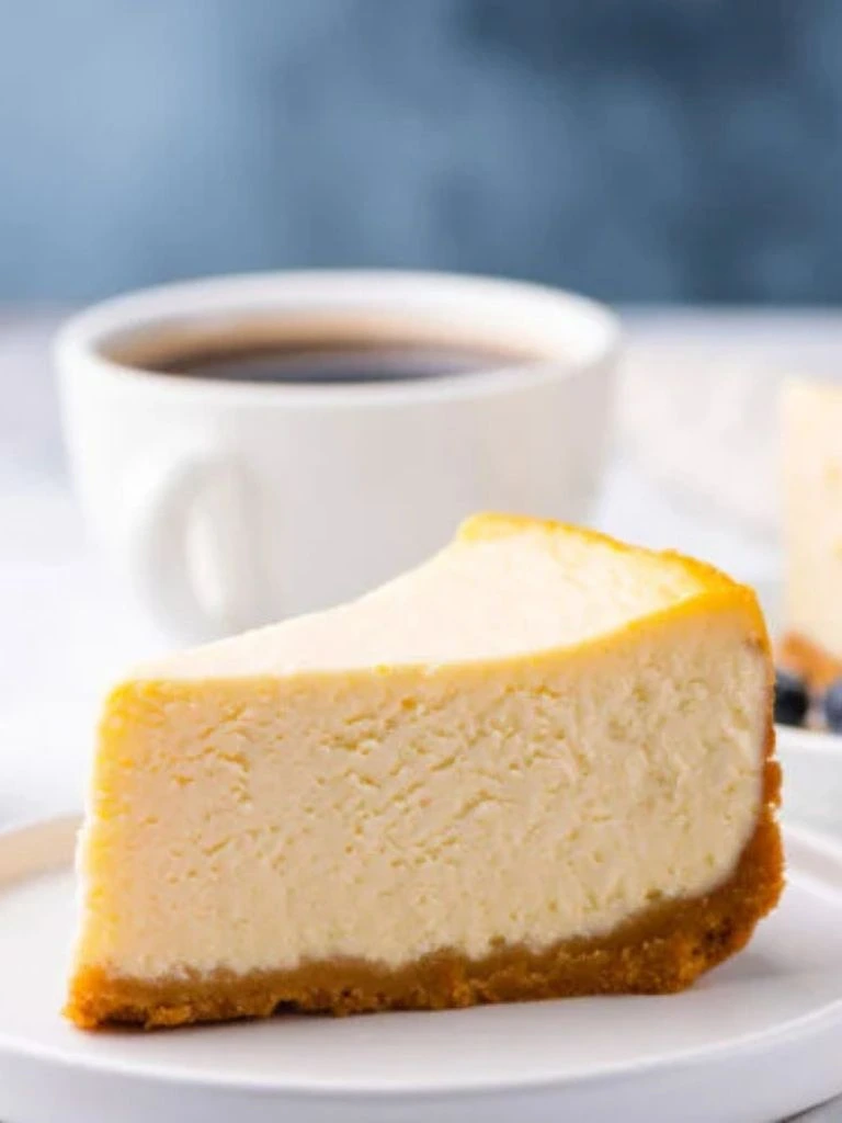 Classic New York cheesecake