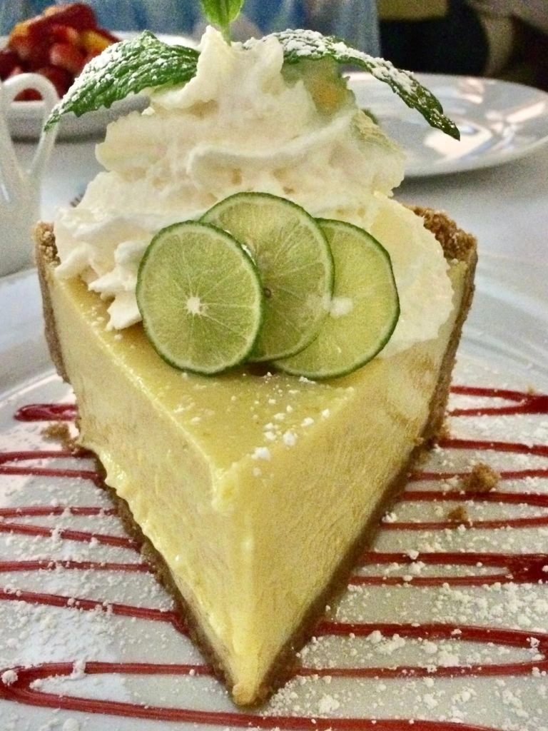 Key lime cheesecake