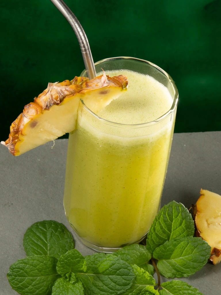 Pineapple Juice 6 Pineapple mint refresher