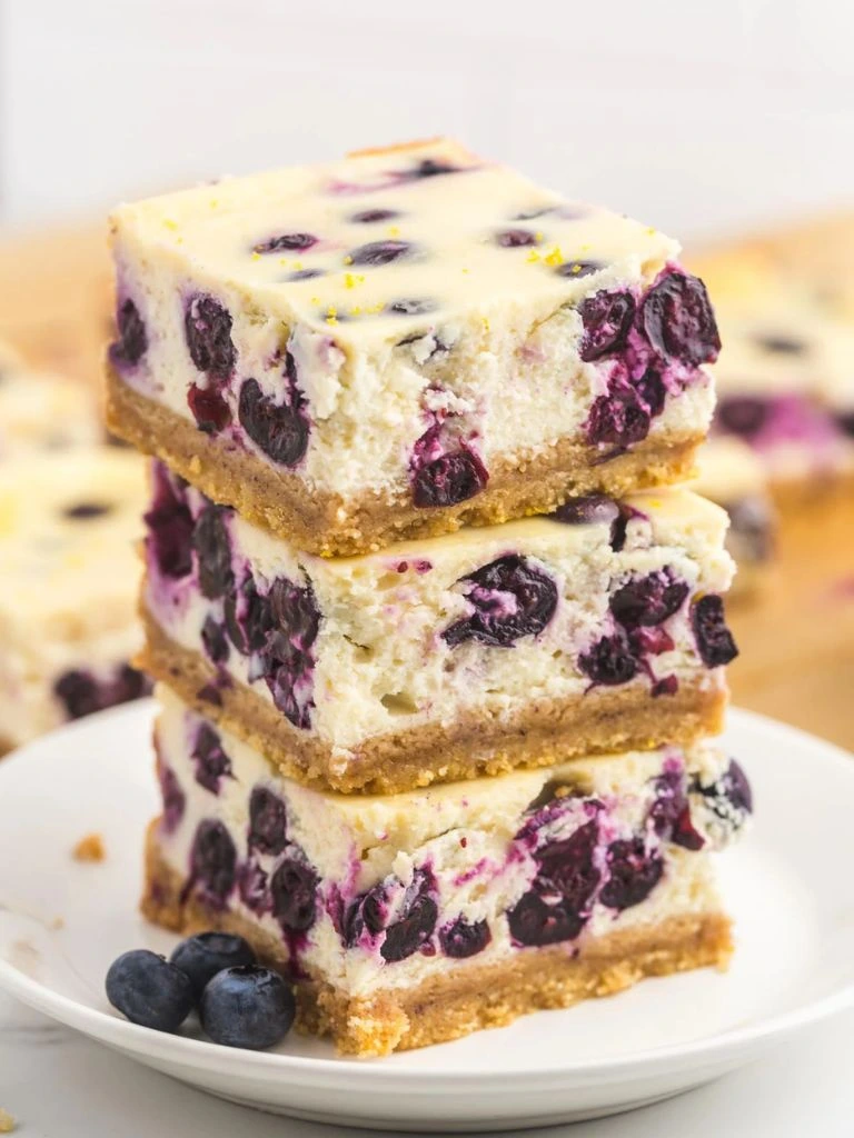 Blueberry cheesecake bars