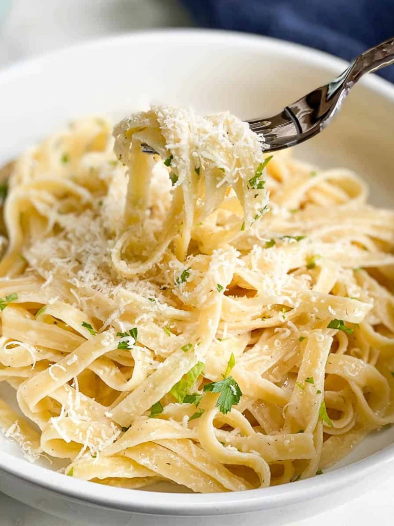Pasta with alfredo sauce