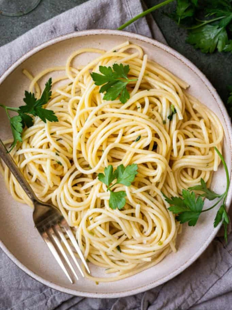 Pasta with white wine sauce