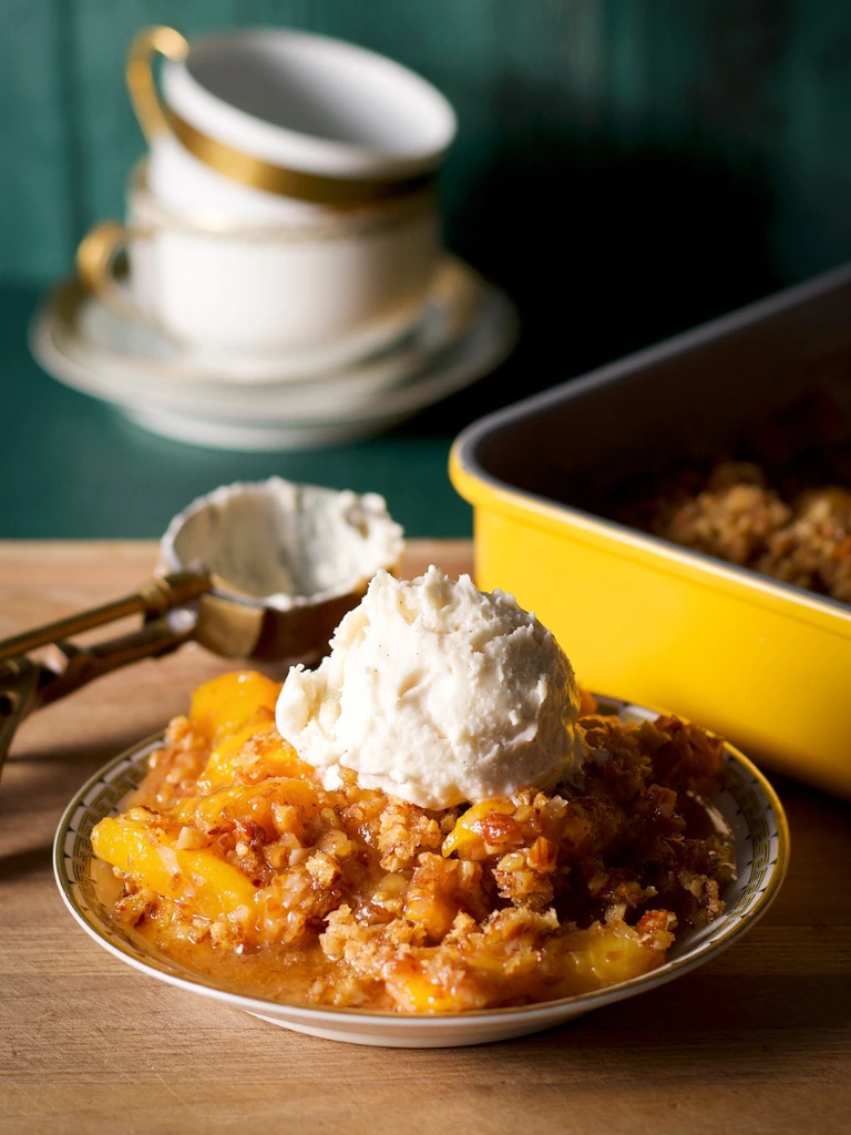 Peach Crumble With Almonds